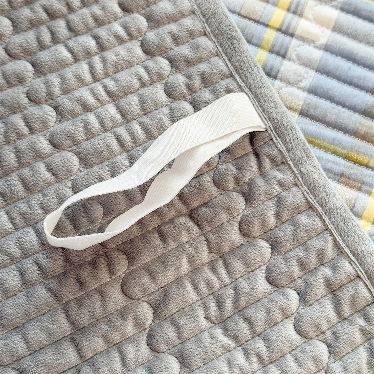 91家纺网 家纺一手货源 找家纺 恒爱家纺 2025新款全棉宝宝绒双拼床盖三件套 莫尼-蓝