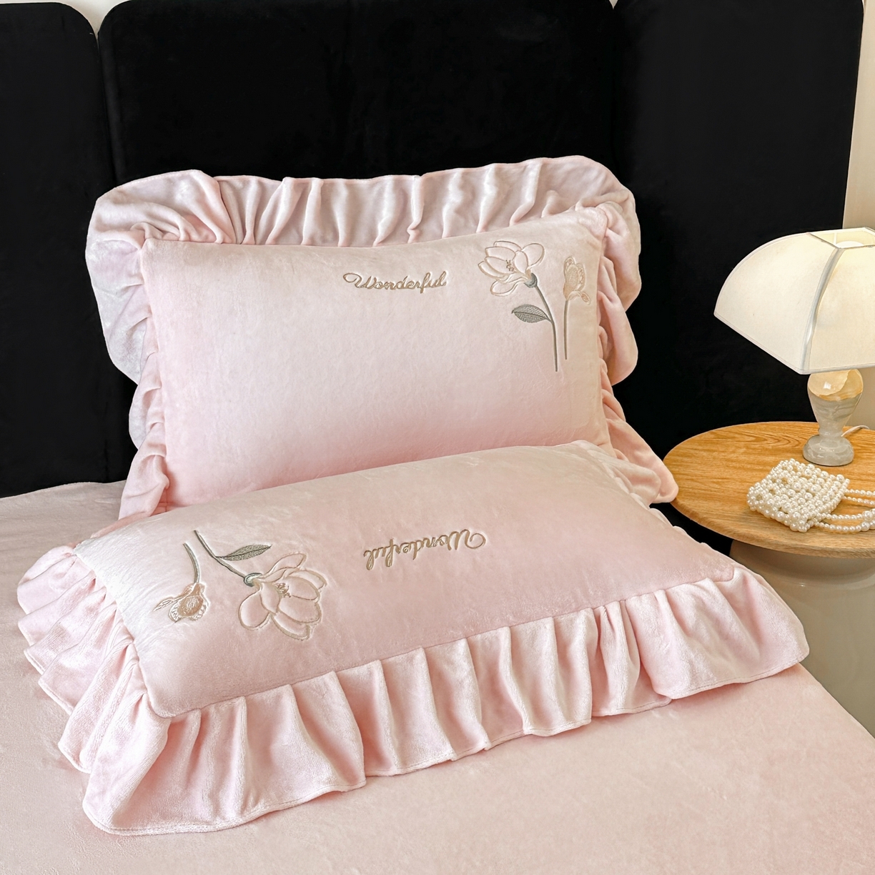 91家纺网 家纺一手货源 找家纺 （总）民新家纺 2025新款牛奶绒刺绣花边四件套-挚爱