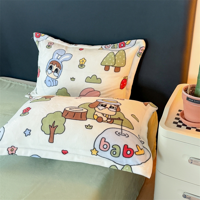 91家纺网 家纺一手货源 找家纺 艾特你 2025新款小清新高克重牛奶绒印花四件套 森林小屋