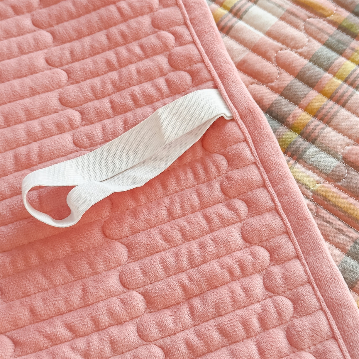 91家纺网 家纺一手货源 找家纺 恒爱家纺 2025新款全棉宝宝绒双拼床盖三件套 莫尼-玉