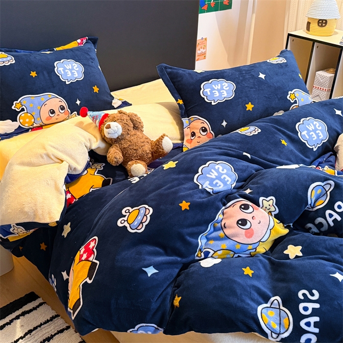 艾特你 2025新款小清新高克重牛奶绒印花四件套 太空宝宝