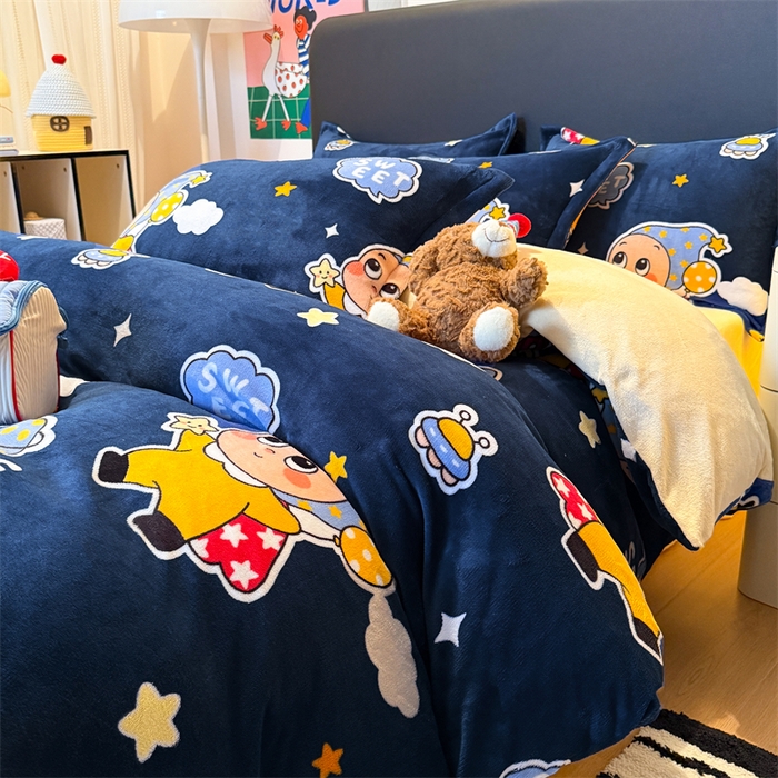 91家纺网 家纺一手货源 找家纺 艾特你 2025新款小清新高克重牛奶绒印花四件套 太空宝宝