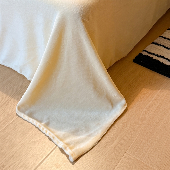 91家纺网 家纺一手货源 找家纺 艾特你 2025新款小清新高克重牛奶绒印花四件套 太空宝宝