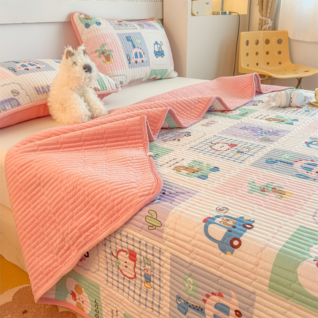 91家纺网 家纺一手货源 找家纺 恒爱家纺 2025新款全棉宝宝绒双拼床盖三件套 汽车拼图