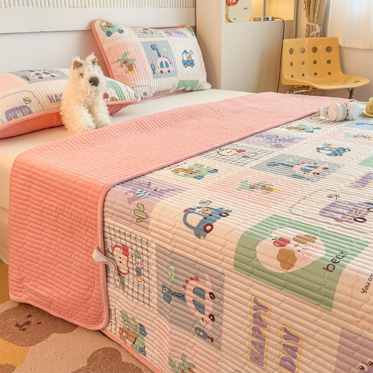 91家纺网 家纺一手货源 找家纺 恒爱家纺 2025新款全棉宝宝绒双拼床盖三件套 汽车拼图