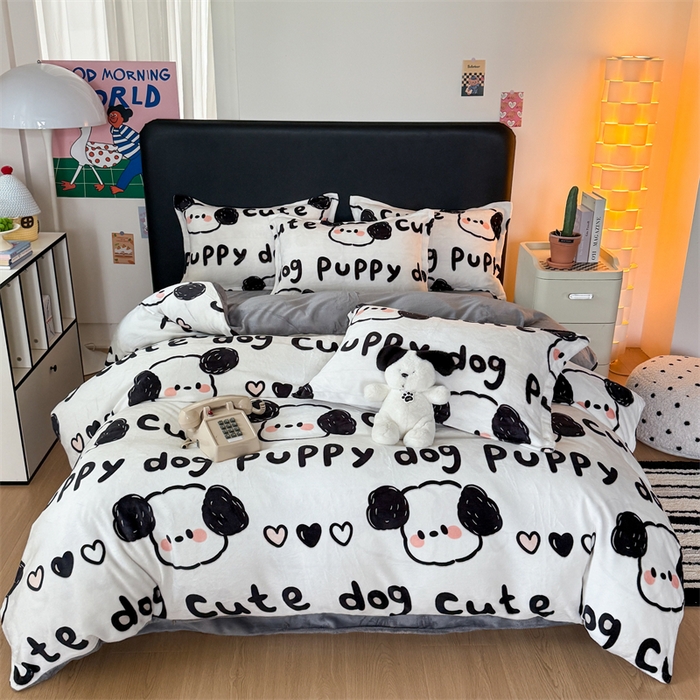 91家纺网 家纺一手货源 找家纺 艾特你 2025新款小清新高克重牛奶绒印花四件套 线条狗