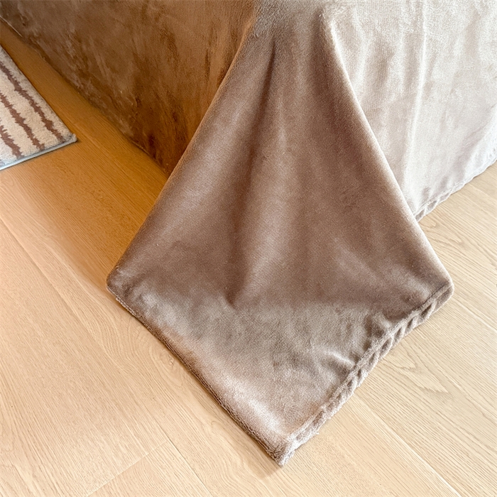 91家纺网 家纺一手货源 找家纺 艾特你 2025新款小清新高克重牛奶绒印花四件套 幸运布布