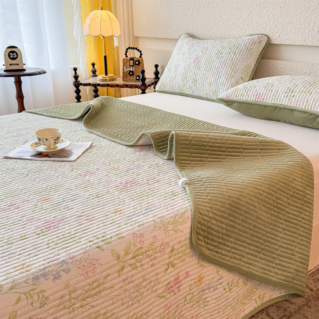 91家纺网 家纺一手货源 找家纺 恒爱家纺 2025新款全棉宝宝绒双拼床盖三件套 情人草