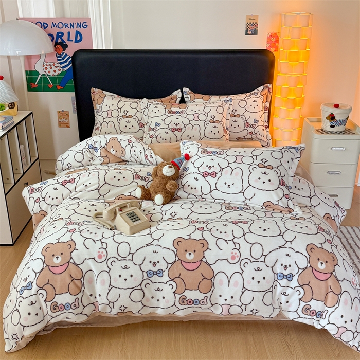 91家纺网 家纺一手货源 找家纺 艾特你 2025新款小清新高克重牛奶绒印花四件套 熊多多