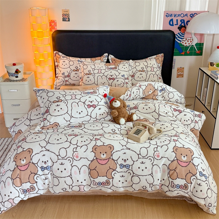 91家纺网 家纺一手货源 找家纺 艾特你 2025新款小清新高克重牛奶绒印花四件套 熊多多