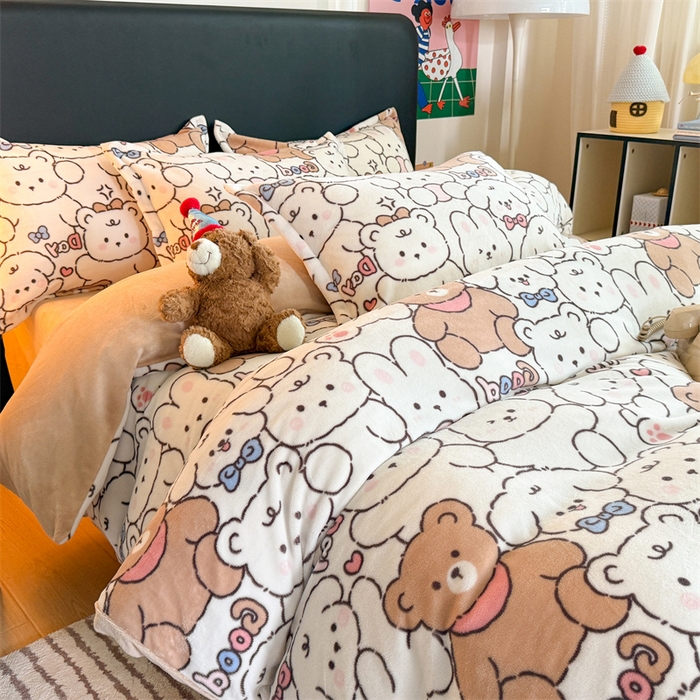 91家纺网 家纺一手货源 找家纺 艾特你 2025新款小清新高克重牛奶绒印花四件套 熊多多