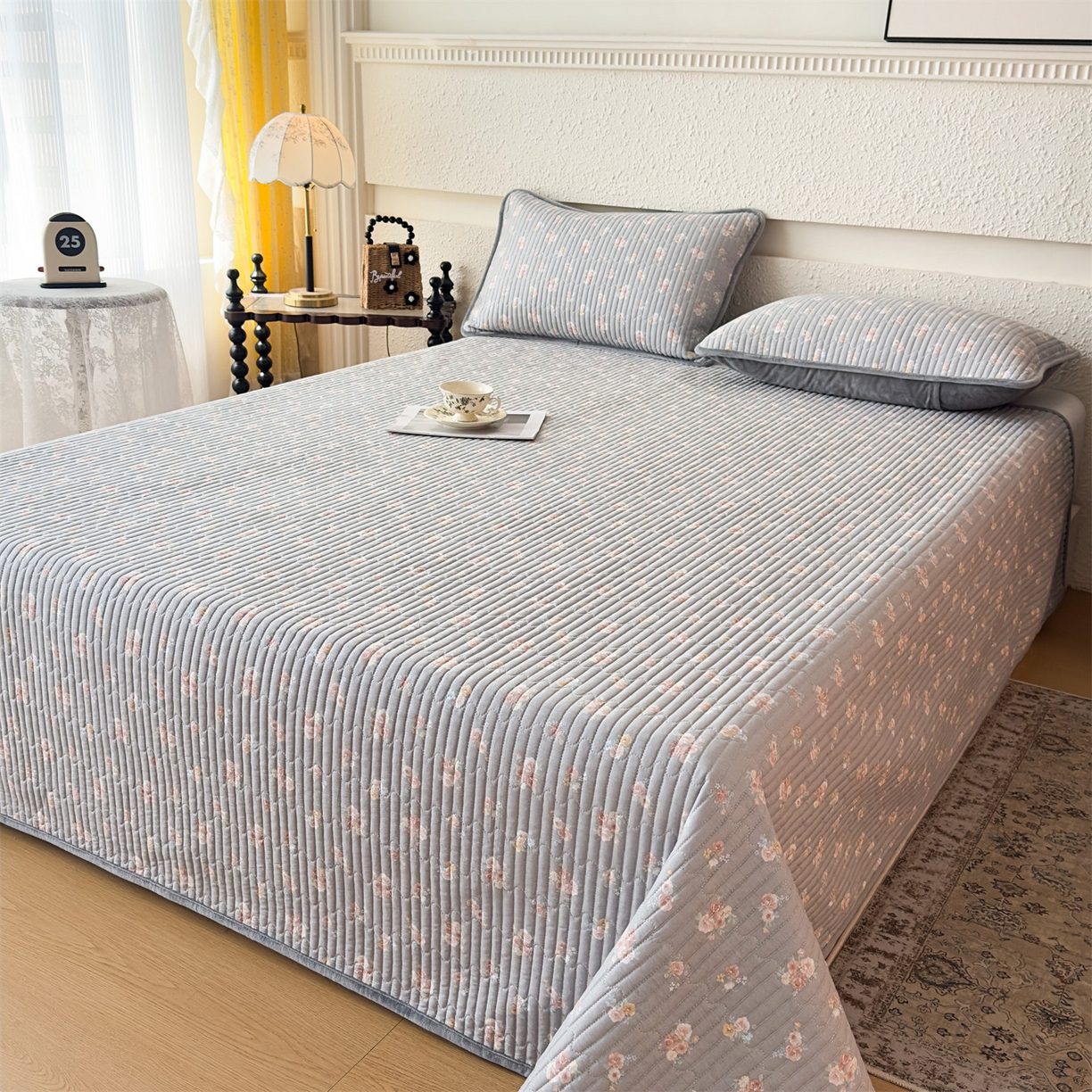 91家纺网 家纺一手货源 找家纺 恒爱家纺 2025新款全棉宝宝绒双拼床盖三件套 韶华