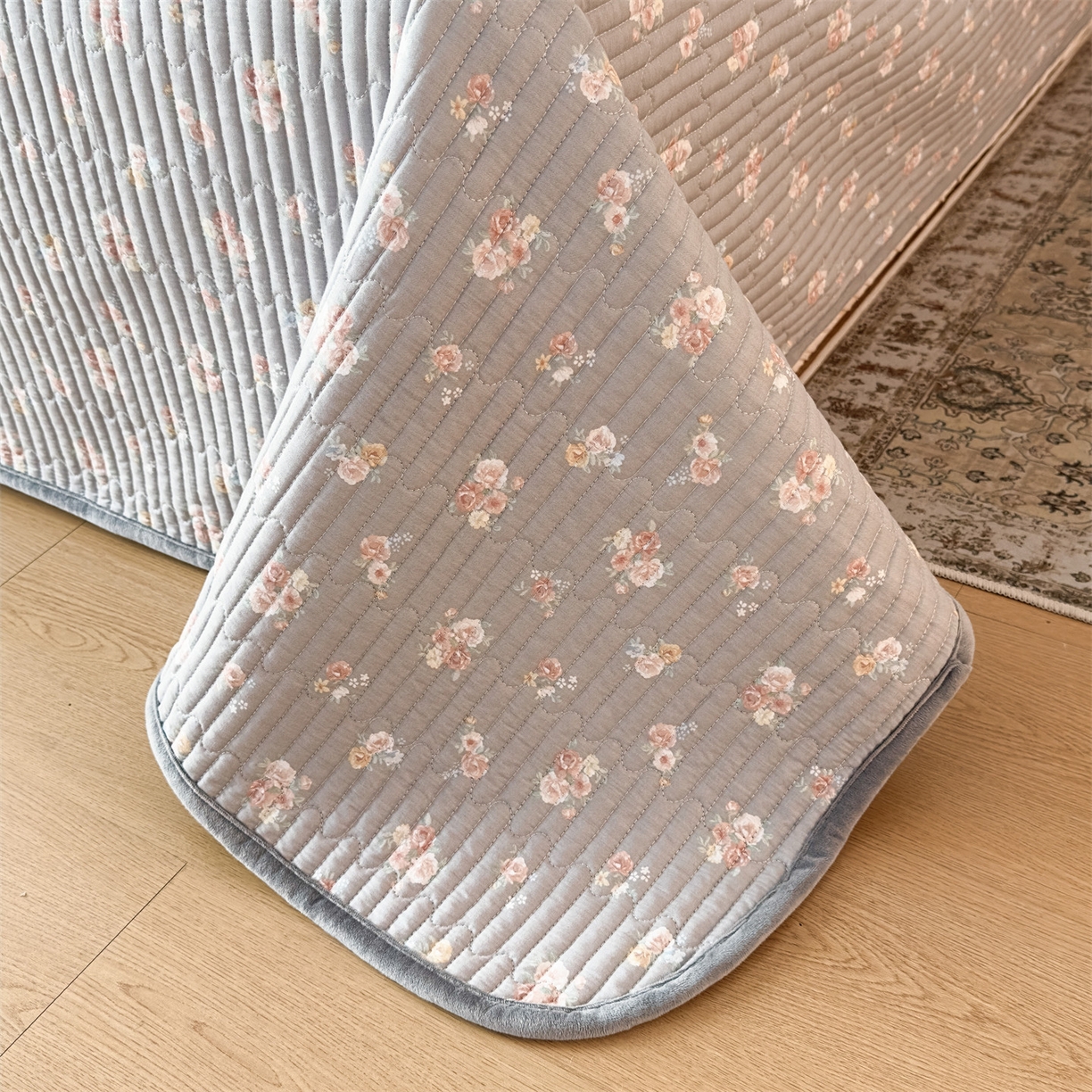 91家纺网 家纺一手货源 找家纺 恒爱家纺 2025新款全棉宝宝绒双拼床盖三件套 韶华