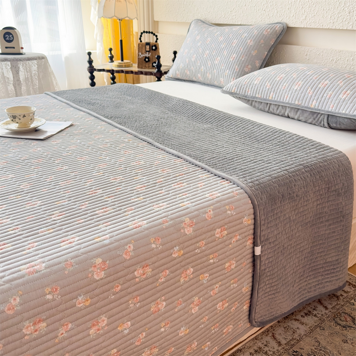 91家纺网 家纺一手货源 找家纺 恒爱家纺 2025新款全棉宝宝绒双拼床盖三件套 韶华