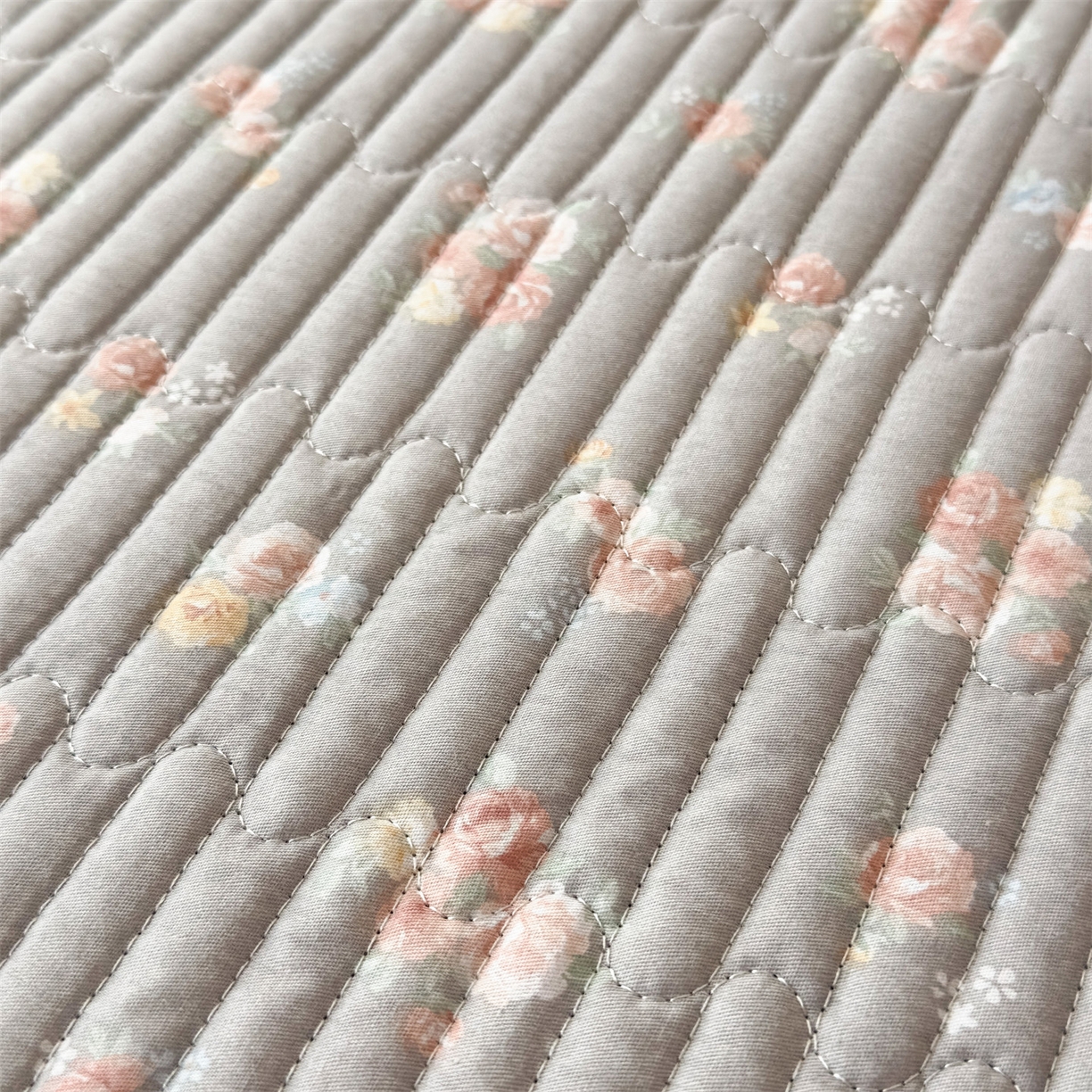 91家纺网 家纺一手货源 找家纺 恒爱家纺 2025新款全棉宝宝绒双拼床盖三件套 韶华