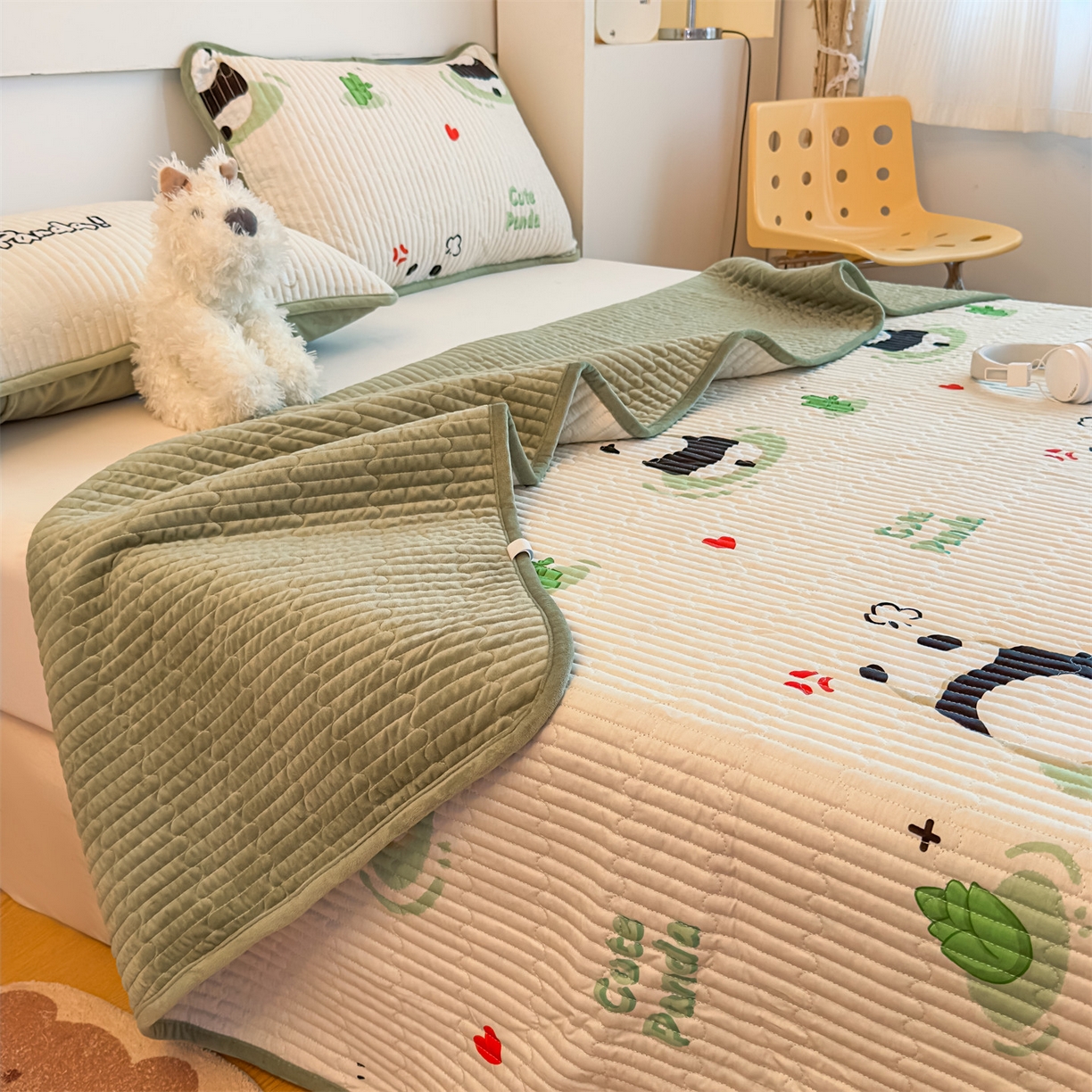 91家纺网 家纺一手货源 找家纺 恒爱家纺 2025新款全棉宝宝绒双拼床盖三件套 熊猫贝贝