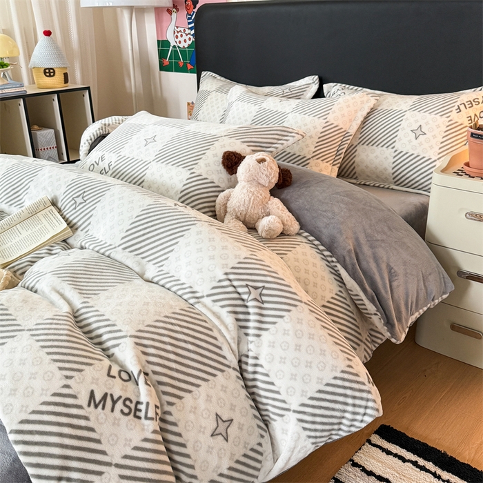 91家纺网 家纺一手货源 找家纺 艾特你 2025新款小清新高克重牛奶绒印花四件套 竹笙