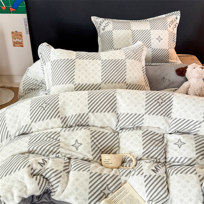 91家纺网 家纺一手货源 找家纺 艾特你 2025新款小清新高克重牛奶绒印花四件套 竹笙