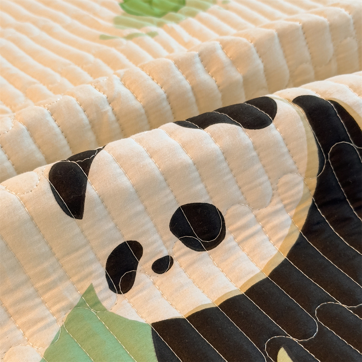 91家纺网 家纺一手货源 找家纺 恒爱家纺 2025新款全棉宝宝绒双拼床盖三件套 熊猫贝贝