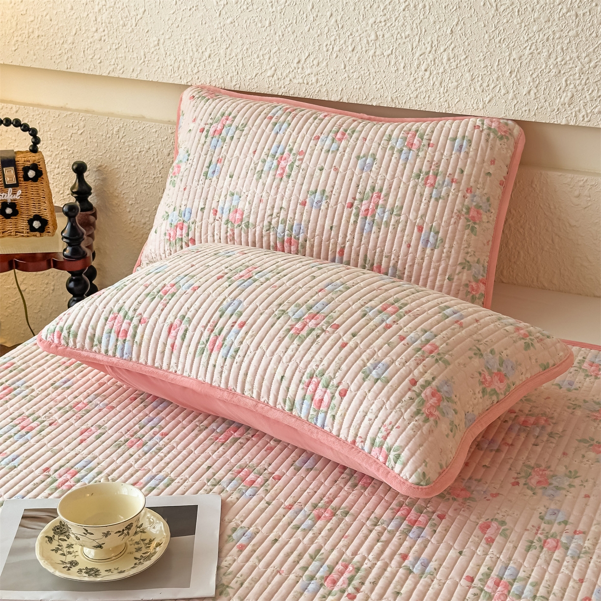 91家纺网 家纺一手货源 找家纺 恒爱家纺 2025新款全棉宝宝绒双拼床盖三件套 萱草花