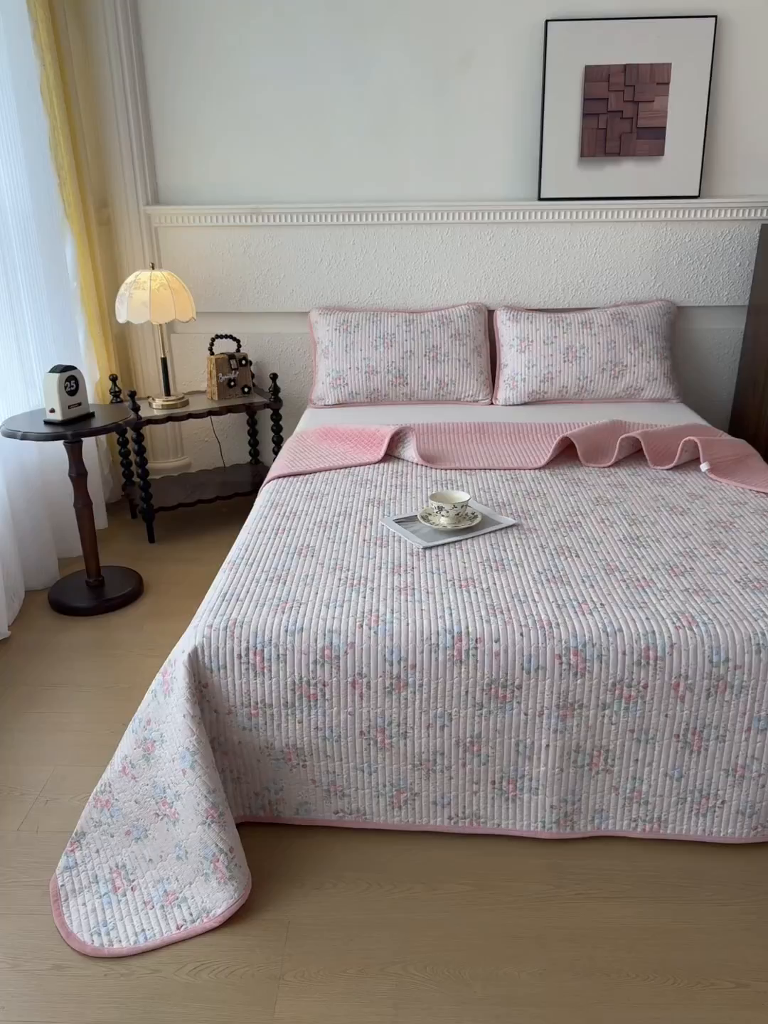 91家纺网 家纺一手货源 找家纺 恒爱家纺 2025新款全棉宝宝绒双拼床盖三件套 萱草花