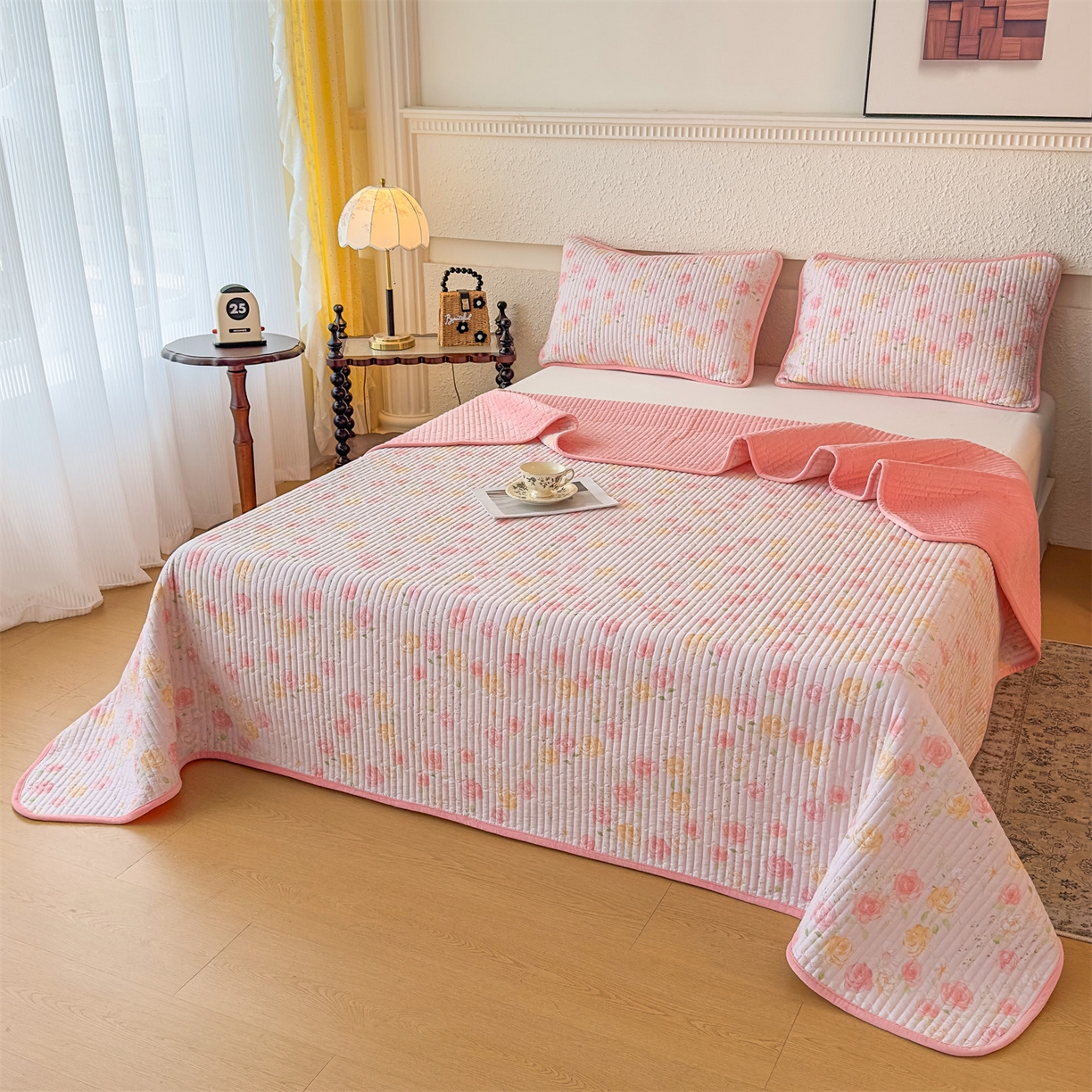 91家纺网 家纺一手货源 找家纺 恒爱家纺 2025新款全棉宝宝绒双拼床盖三件套 艳丽动人