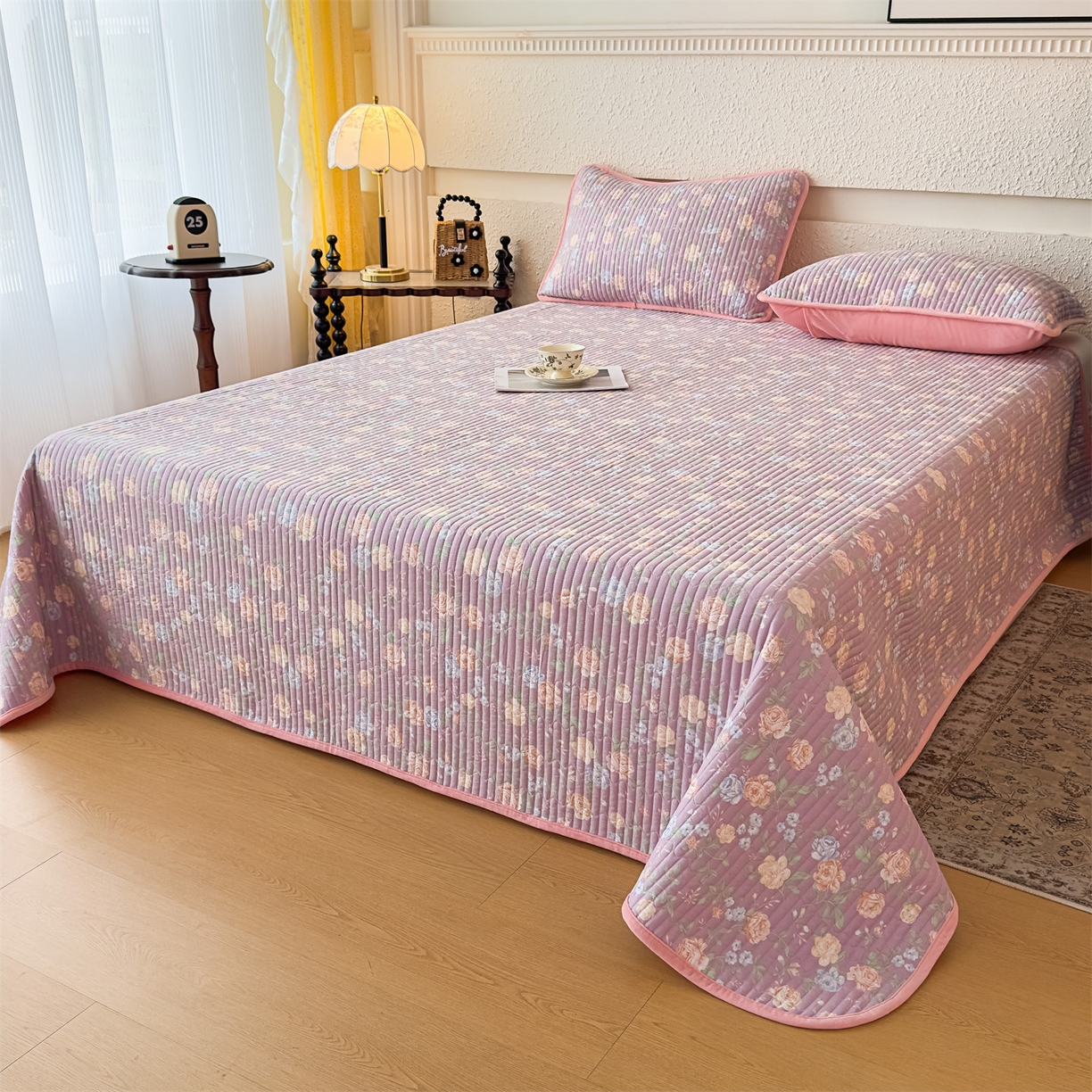 91家纺网 家纺一手货源 找家纺 恒爱家纺 2025新款全棉宝宝绒双拼床盖三件套 紫菀花