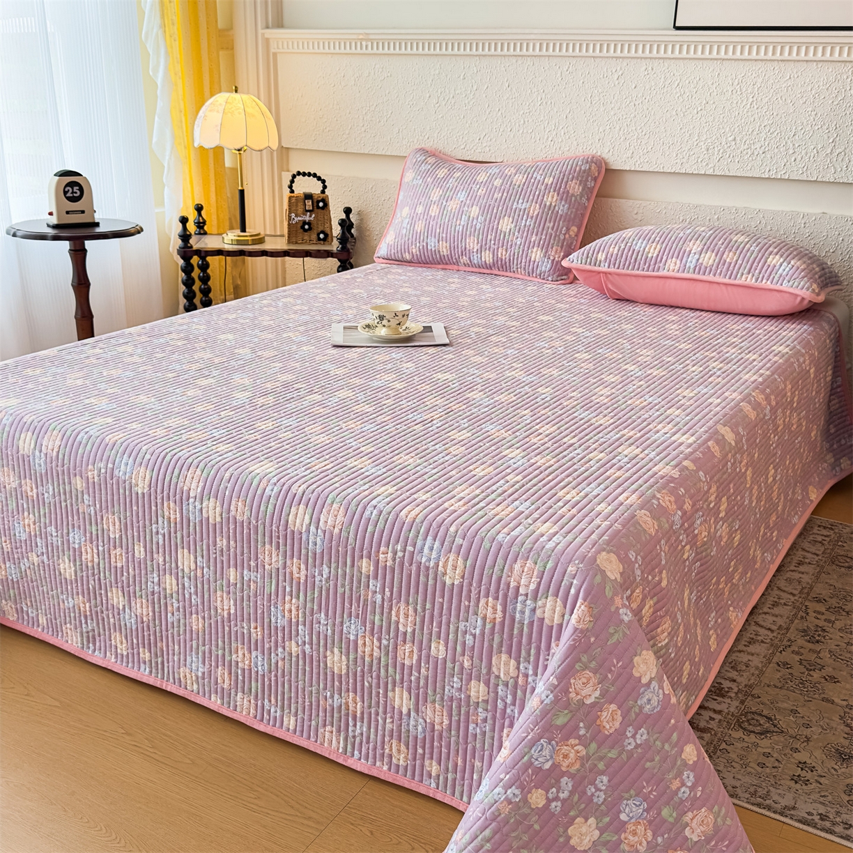 91家纺网 家纺一手货源 找家纺 恒爱家纺 2025新款全棉宝宝绒双拼床盖三件套 紫菀花