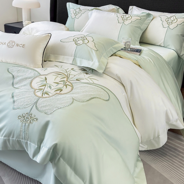 91家纺网 家纺一手货源 找家纺 丞音 新中式轻奢风A类长绒棉50s双股100支贡缎绣花全棉被套刺绣纯棉四件套床笠高档礼盒包装 竹叶清风-清新绿