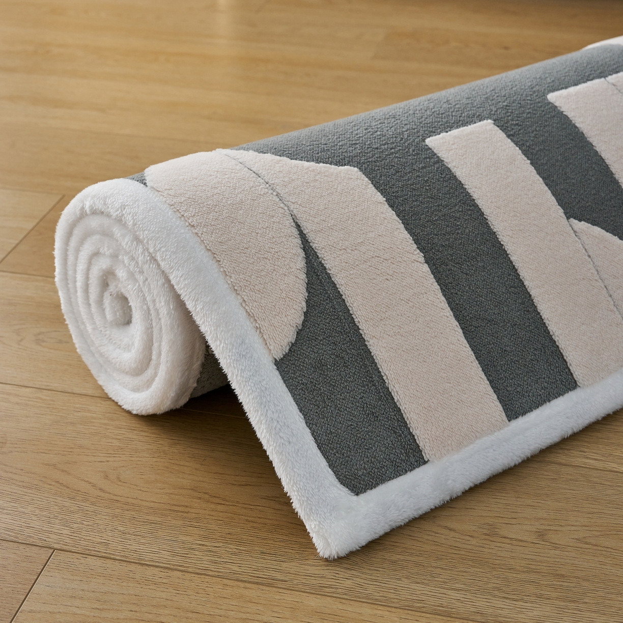 91家纺网 家纺一手货源 找家纺 航途席业 2025新款亲肤舒适地垫 留白-玄灰