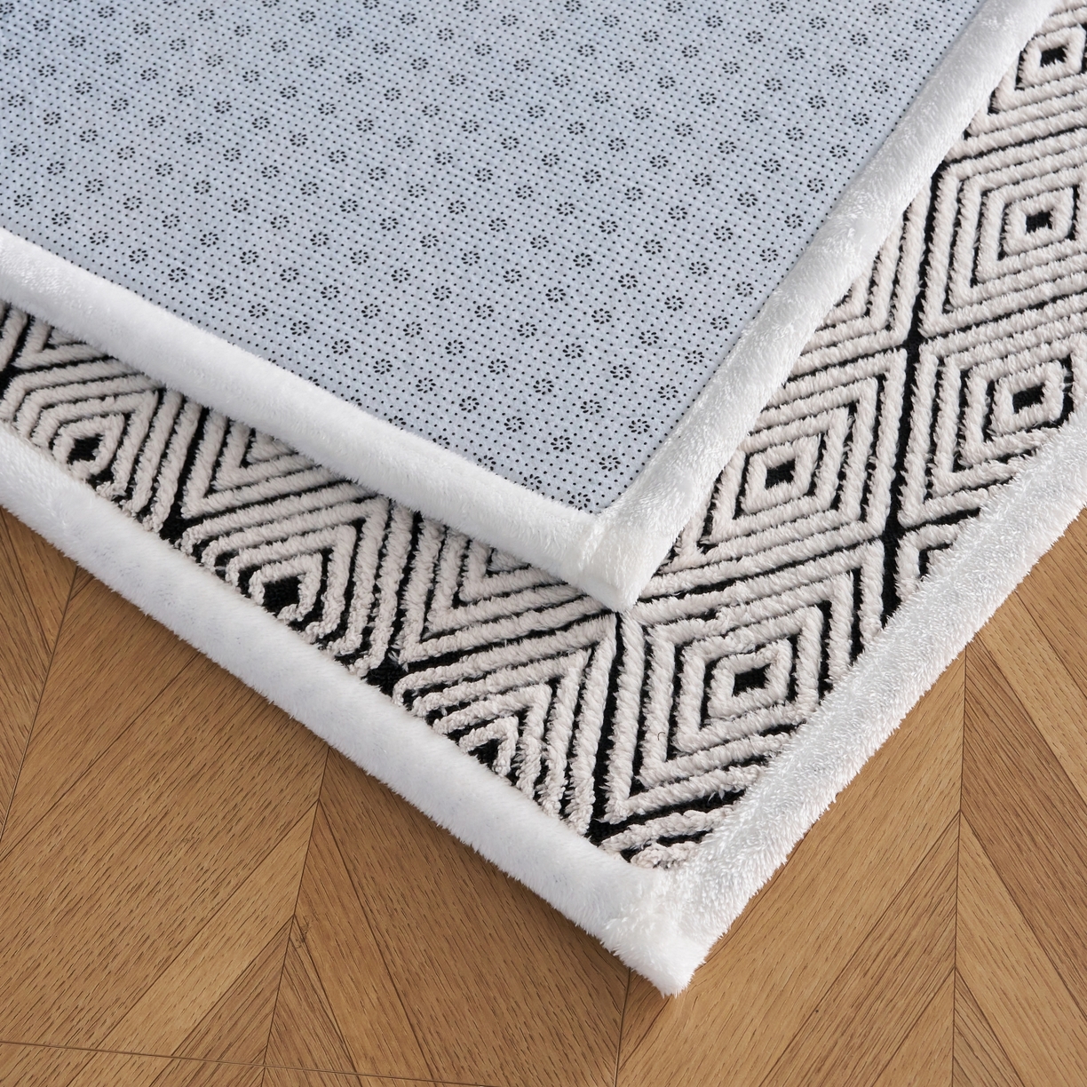 91家纺网 家纺一手货源 找家纺 航途席业 2025新款亲肤舒适地垫 梦回-黑白