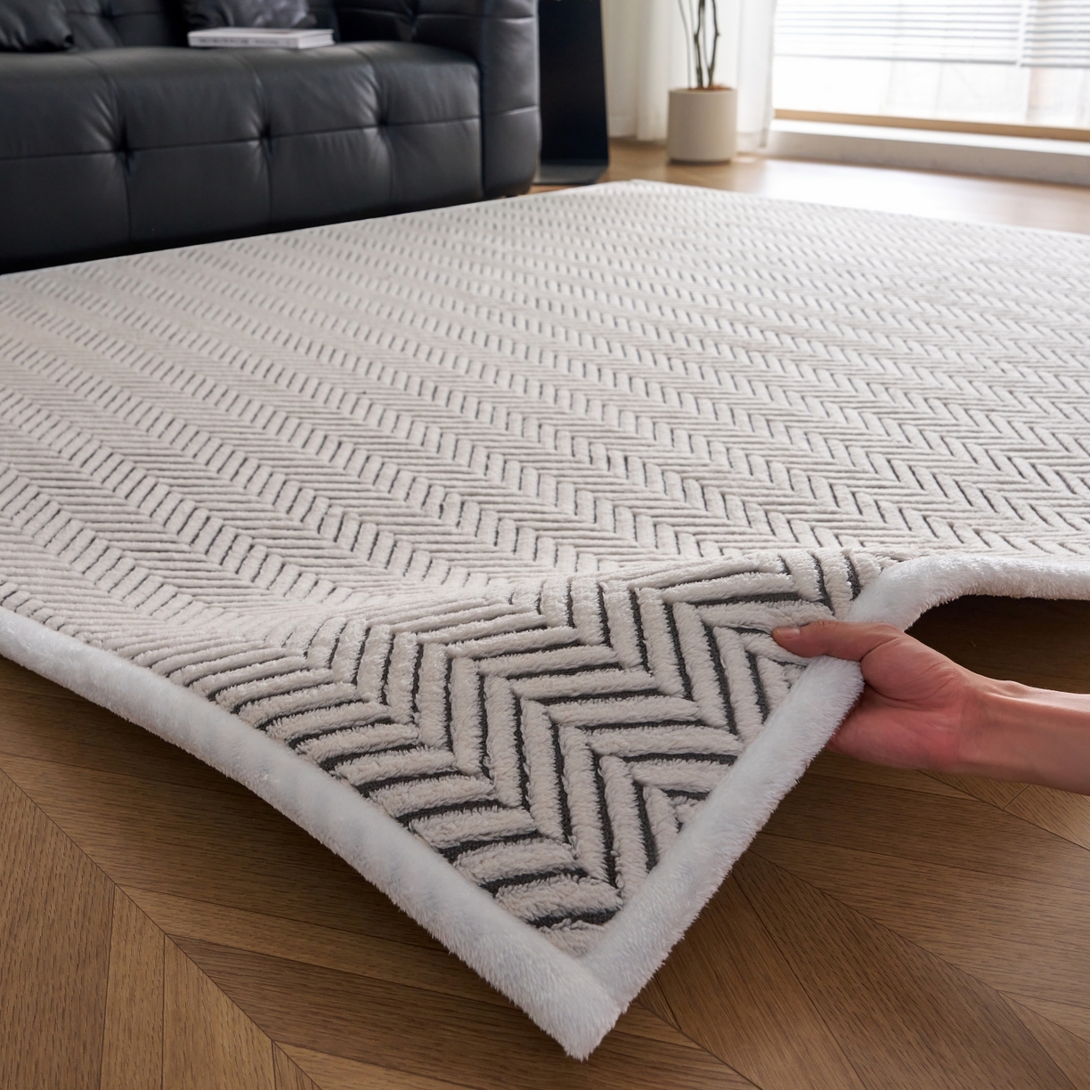 91家纺网 家纺一手货源 找家纺 航途席业 2025新款亲肤舒适地垫 莫妮-黑白