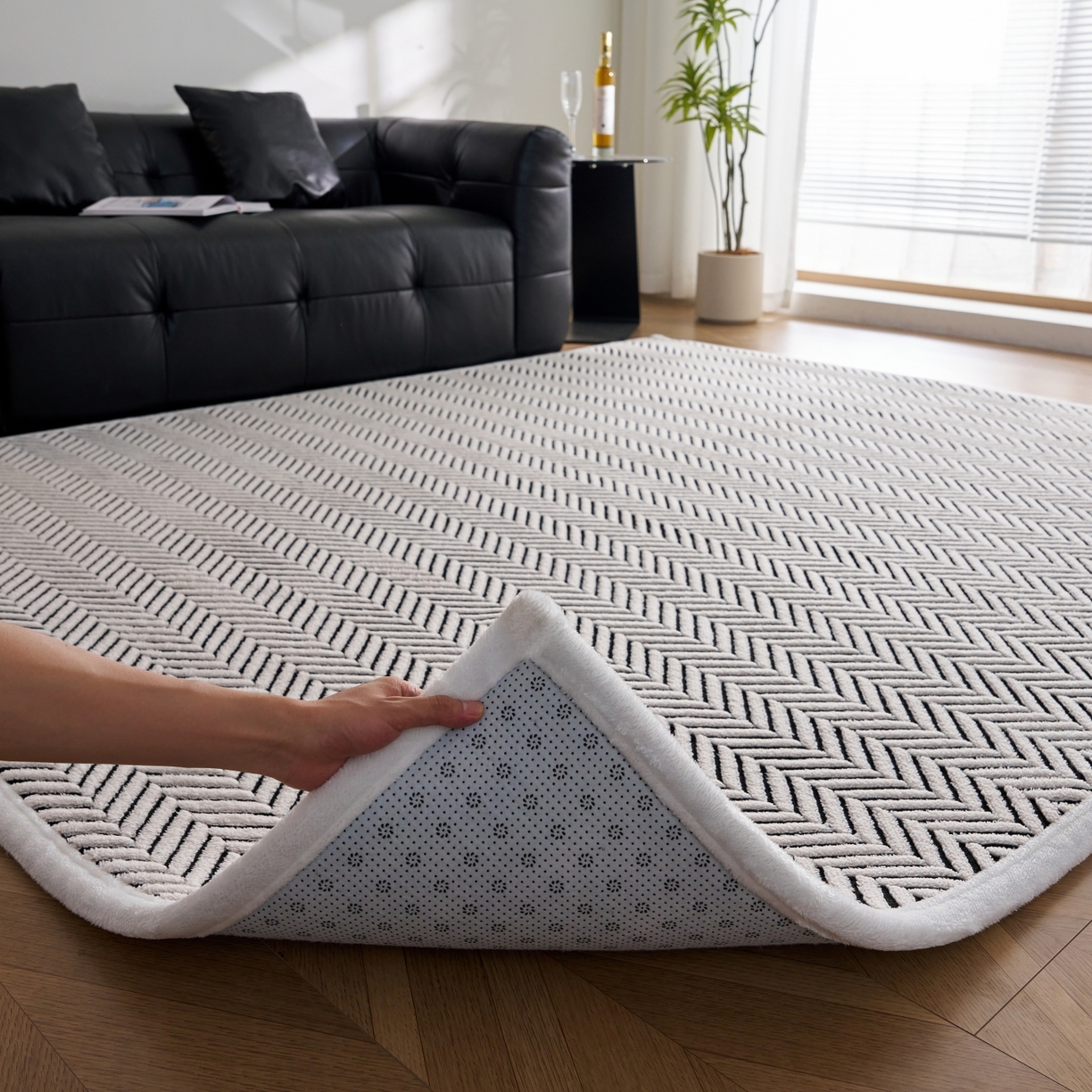 91家纺网 家纺一手货源 找家纺 航途席业 2025新款亲肤舒适地垫 莫尼-黑白