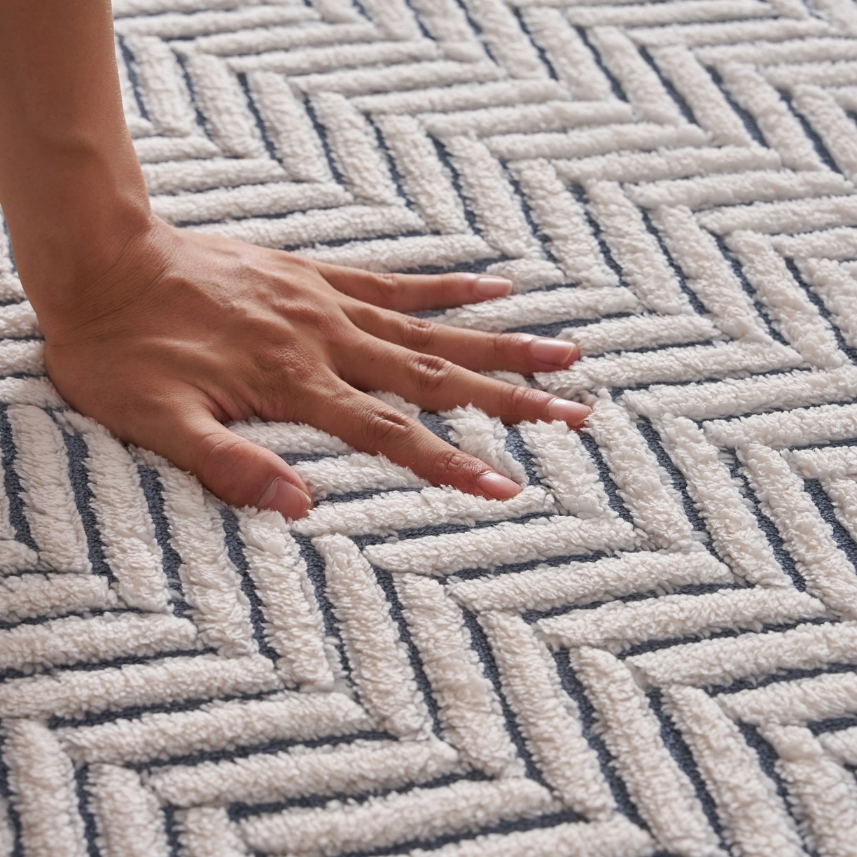 91家纺网 家纺一手货源 找家纺 航途席业 2025新款亲肤舒适地垫 莫尼-远蓝