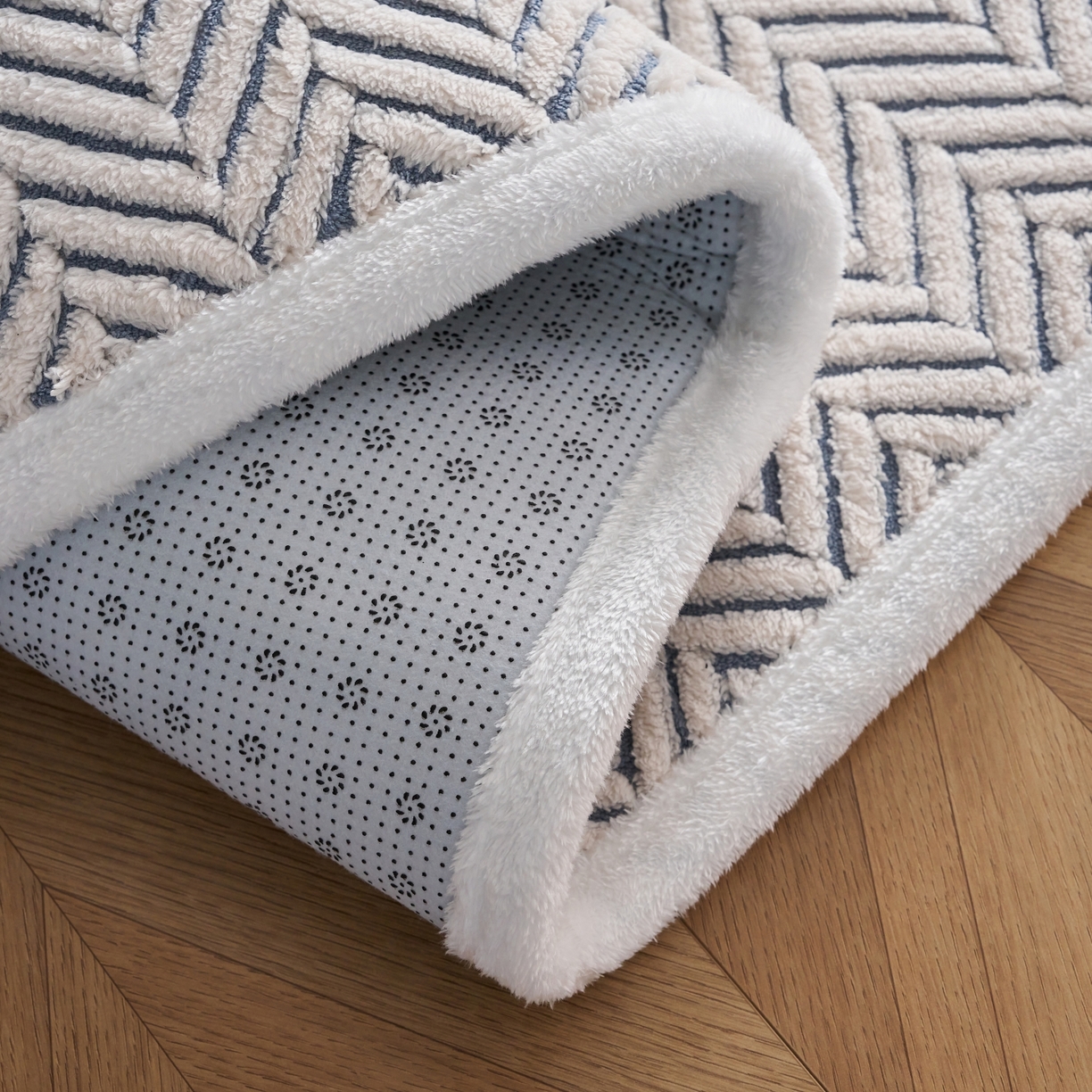 91家纺网 家纺一手货源 找家纺 航途席业 2025新款亲肤舒适地垫 莫尼-远蓝