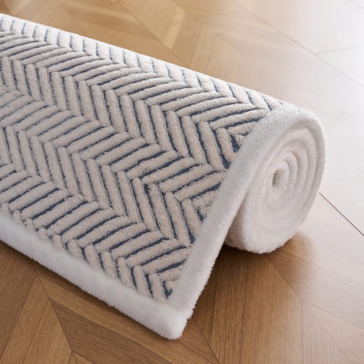 91家纺网 家纺一手货源 找家纺 航途席业 2025新款亲肤舒适地垫 莫尼-远蓝