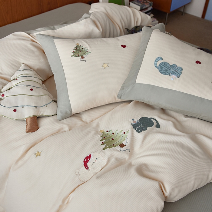 91家纺网 家纺一手货源 找家纺 风向标家纺 2025新款透气软织提花磨毛卡通毛巾绣四件套-风格一 猫咪圣诞树