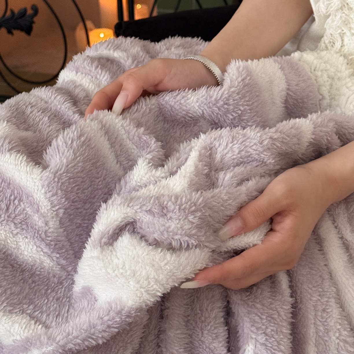 91家纺网 家纺一手货源 找家纺 云栖家居 2025双层加厚单双人毛毯午休毯立体提花羊羔绒盖毯 赫本