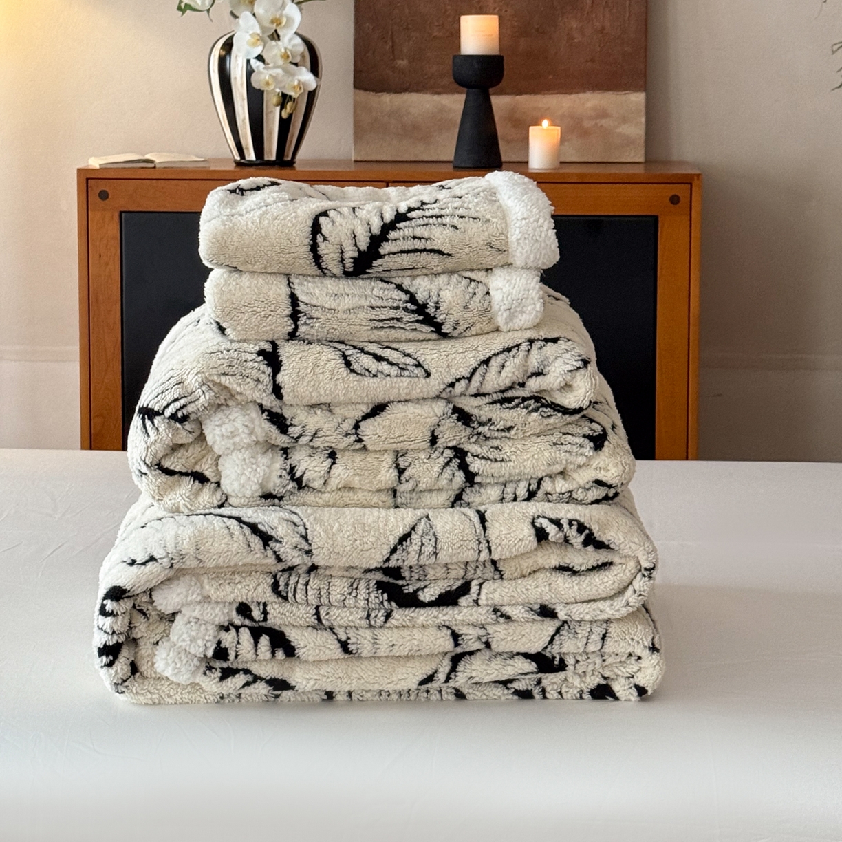 91家纺网 家纺一手货源 找家纺 云栖家居 2025双层加厚单双人毛毯午休毯立体提花羊羔绒盖毯 组合图仅供展示不可下单