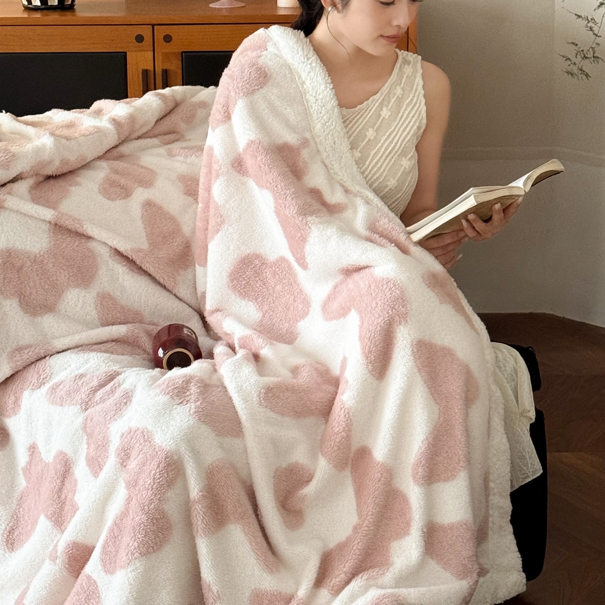 91家纺网 家纺一手货源 找家纺 云栖家居 2025双层加厚单双人毛毯午休毯立体提花羊羔绒盖毯 曼丽