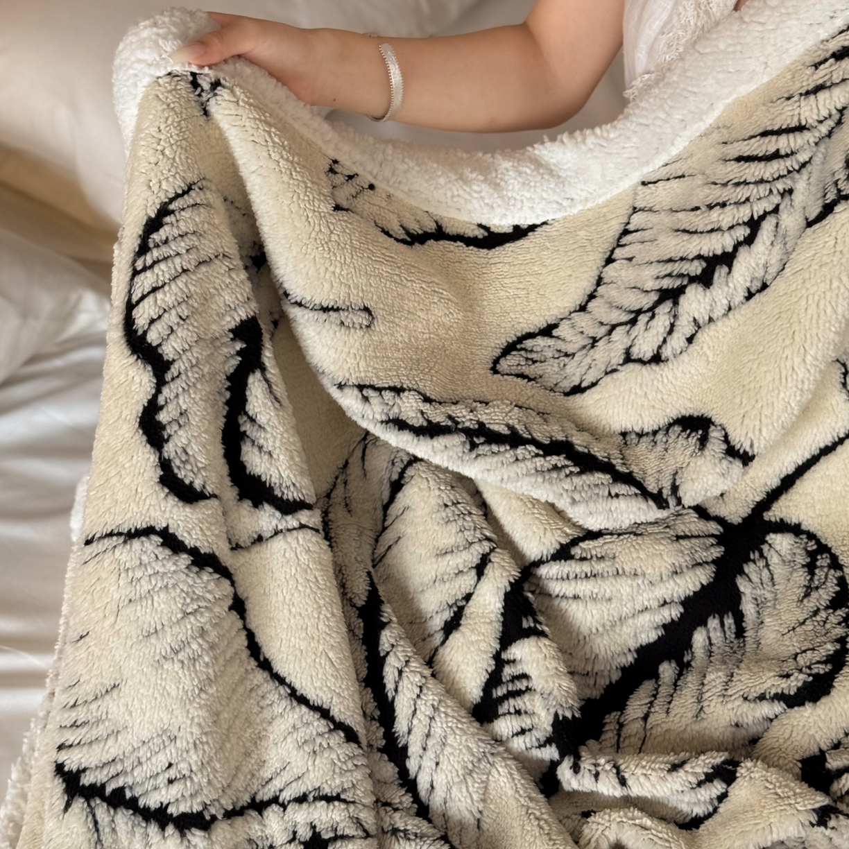 91家纺网 家纺一手货源 找家纺 云栖家居 2025双层加厚单双人毛毯午休毯立体提花羊羔绒盖毯 莫奈