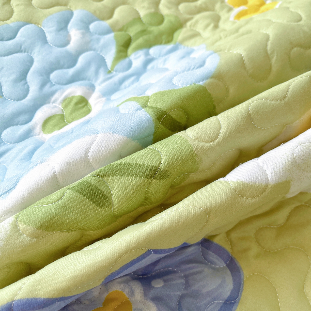 91家纺网 家纺一手货源 找家纺 笠裙 2025新款爆款A类水洗棉印花床盖四件套 床盖-花爱