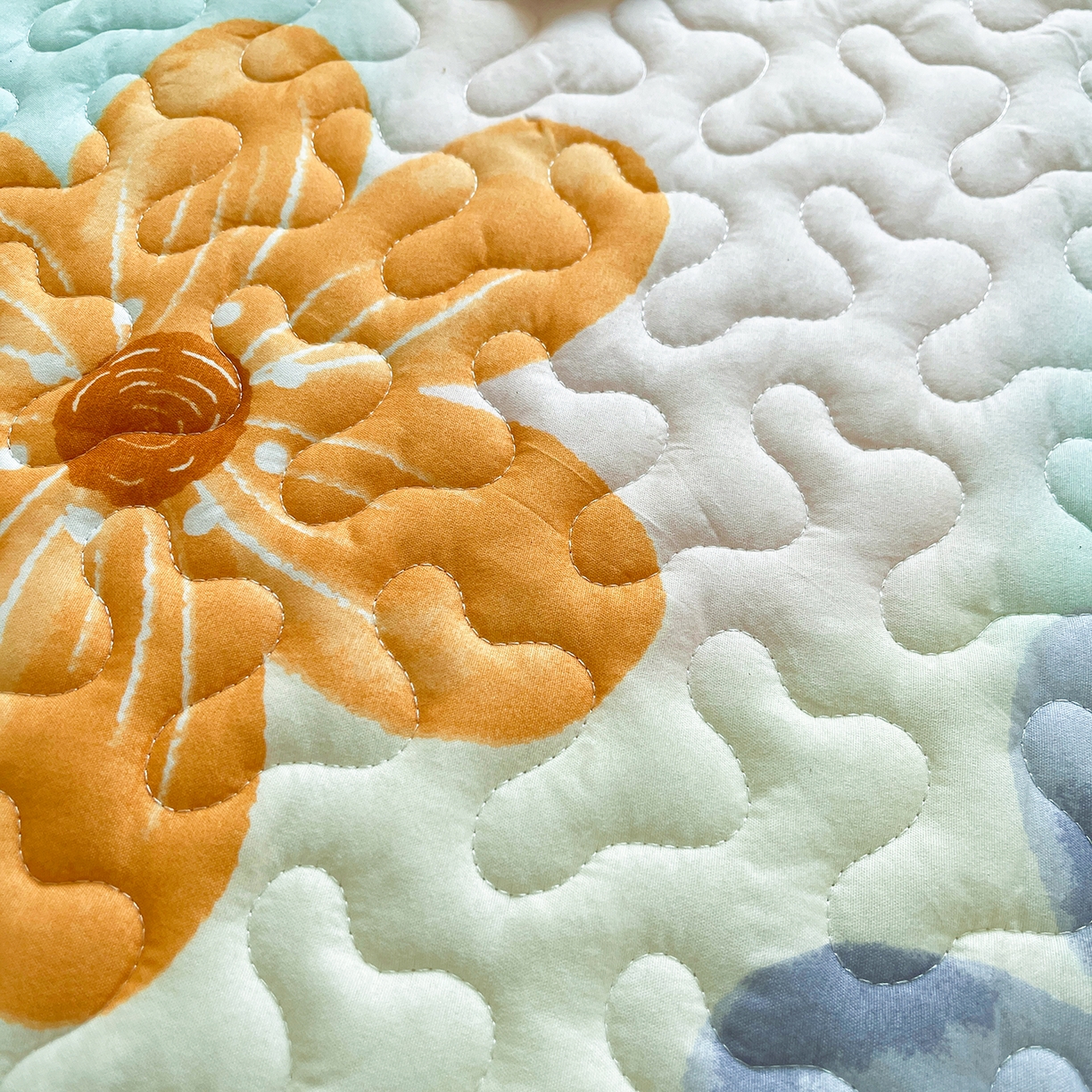 91家纺网 家纺一手货源 找家纺 笠裙 2025新款爆款A类水洗棉印花床盖四件套 床盖-浅花