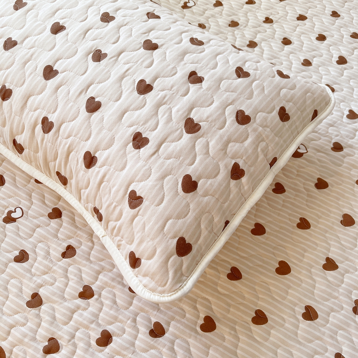 91家纺网 家纺一手货源 找家纺 笠裙 2025新款爆款A类水洗棉印花床盖四件套 床盖-心意