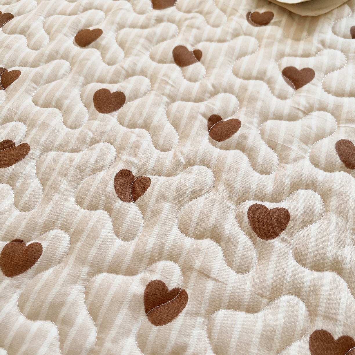 91家纺网 家纺一手货源 找家纺 笠裙 2025新款爆款A类水洗棉印花床盖四件套 床盖-心意