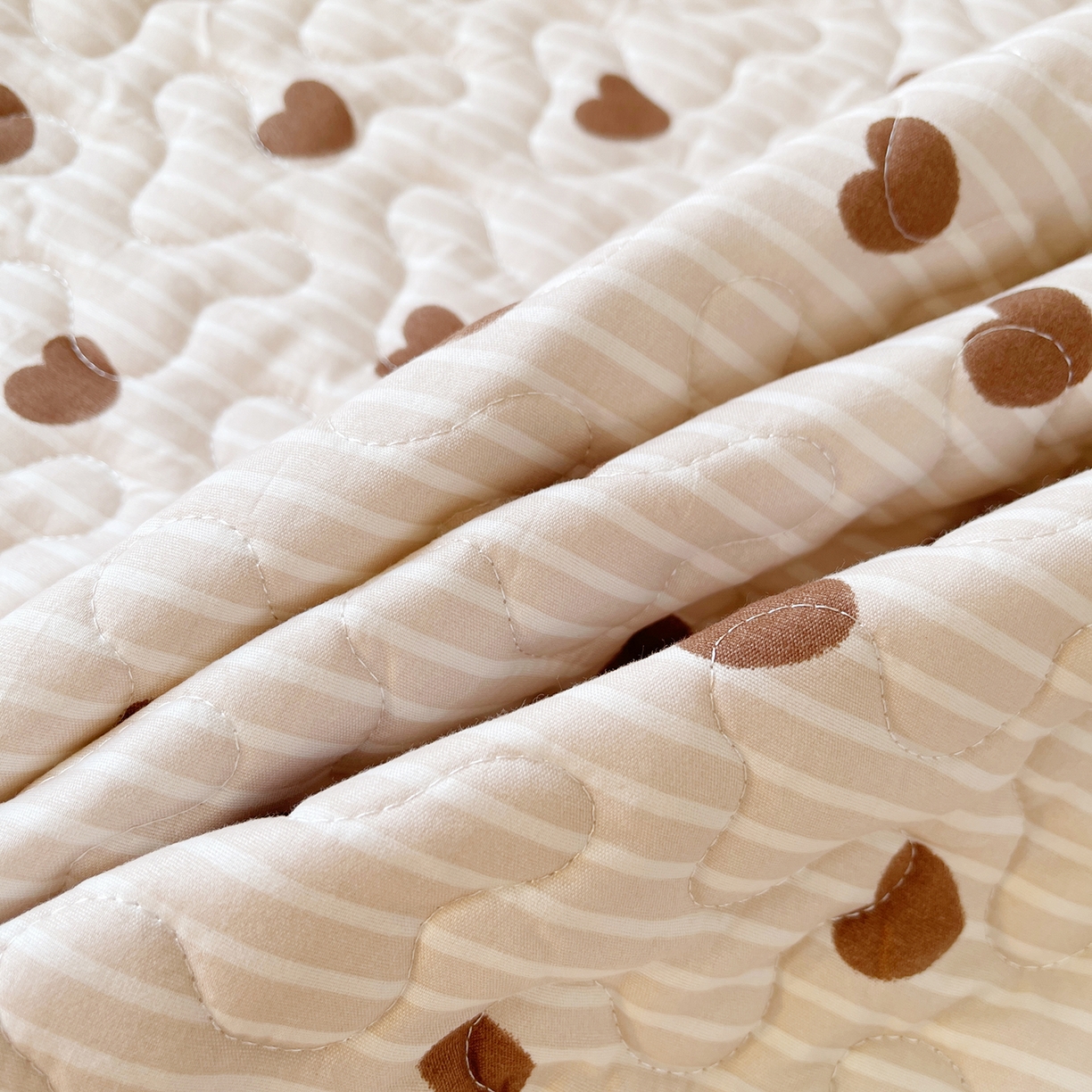 91家纺网 家纺一手货源 找家纺 笠裙 2025新款爆款A类水洗棉印花床盖四件套 床盖-心意