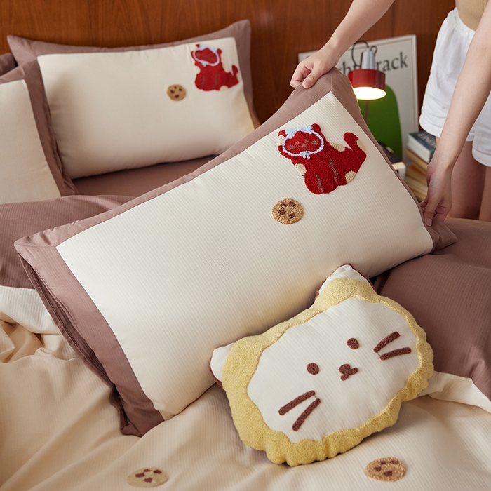 91家纺网 家纺一手货源 找家纺 风向标家纺 2025新款透气软织提花磨毛卡通毛巾绣四件套-风格一 曲奇猫