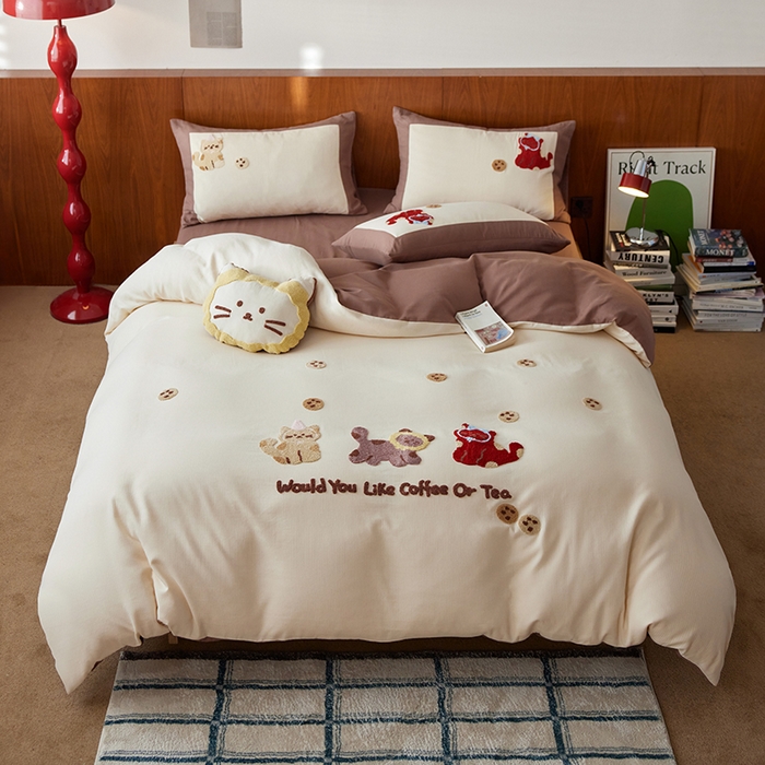 91家纺网 家纺一手货源 找家纺 风向标家纺 2025新款透气软织提花磨毛卡通毛巾绣四件套-风格一 曲奇猫