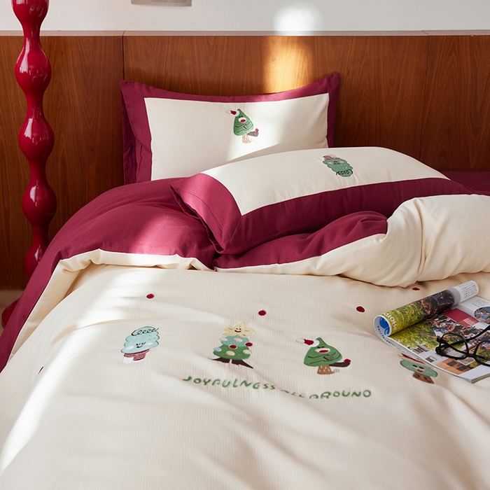 91家纺网 家纺一手货源 找家纺 风向标家纺 2025新款透气软织提花磨毛卡通毛巾绣四件套-风格一 圣诞小怪兽