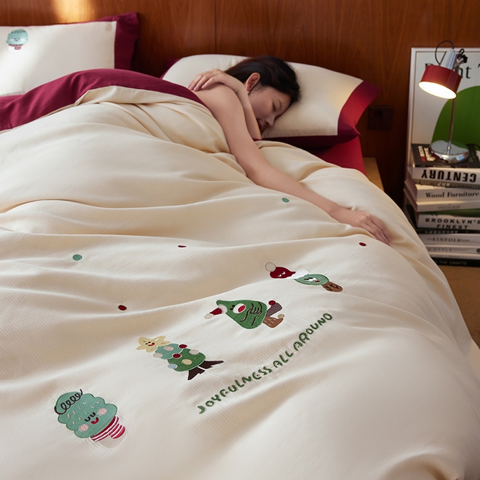 91家纺网 家纺一手货源 找家纺 风向标家纺 2025新款透气软织提花磨毛卡通毛巾绣四件套-风格一 圣诞小怪兽